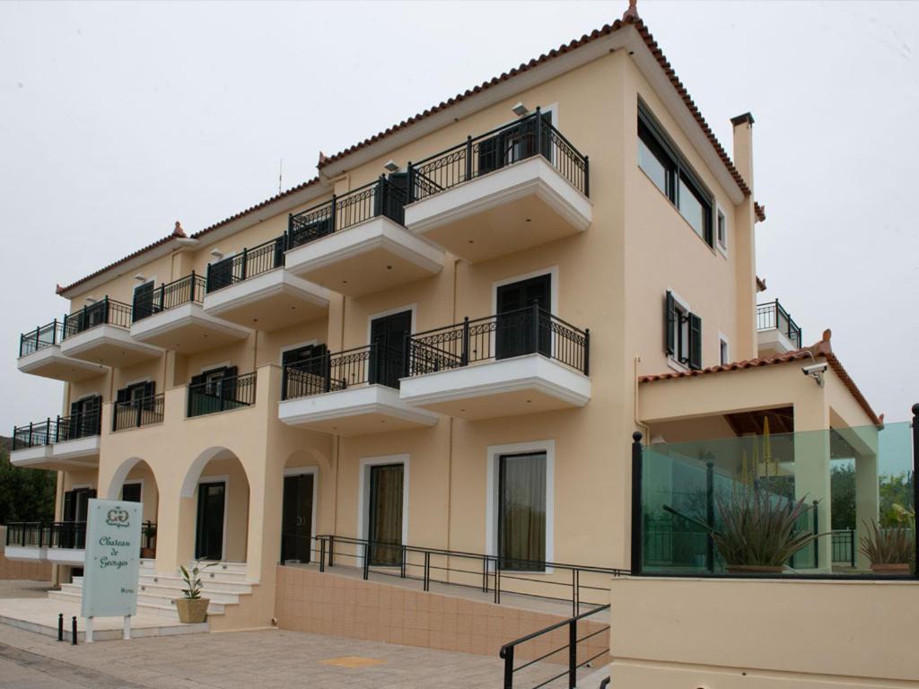 Chateau De Georges Gythio Exterior photo